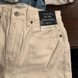 A&F Abercrombie & Fitch 90’s Relaxed Jeans 27